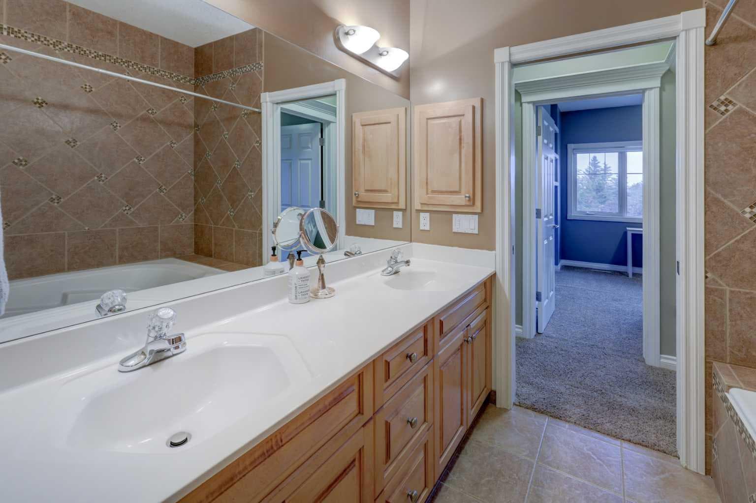 40 Arbour Estates Green NW