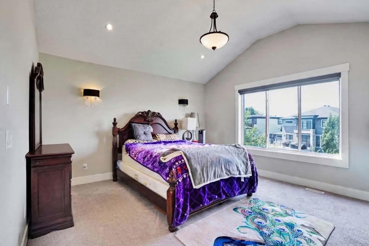 113 Kinniburgh Bay 