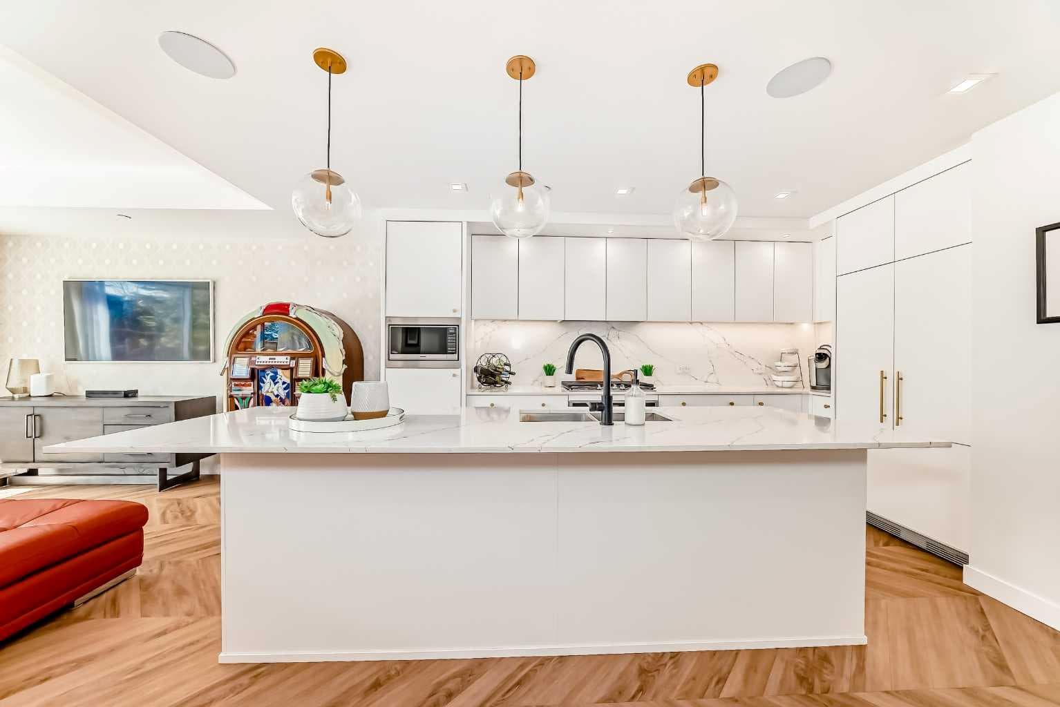 106, 8505 Broadcast Avenue SW