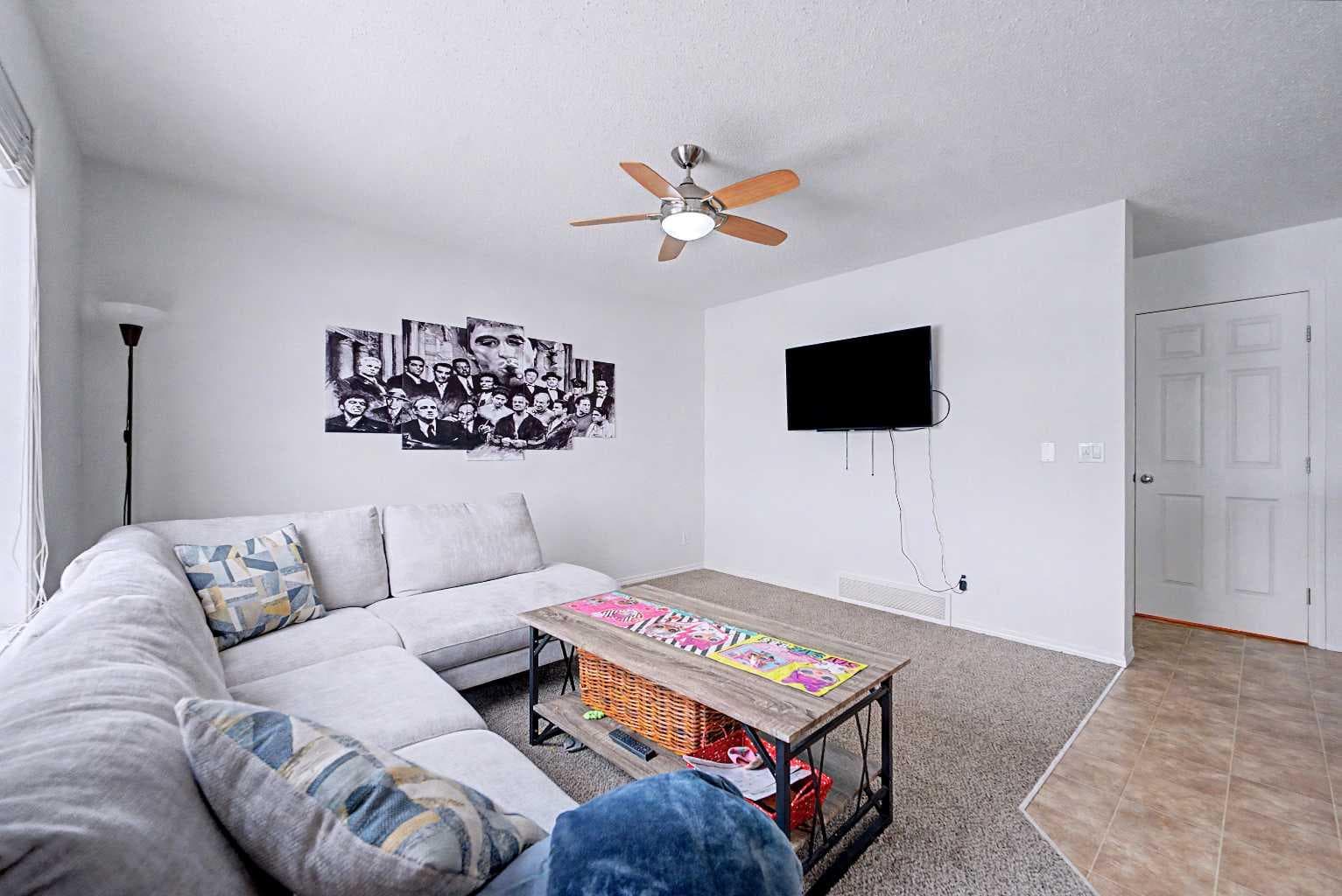 102, 800 Yankee Valley Boulevard SE