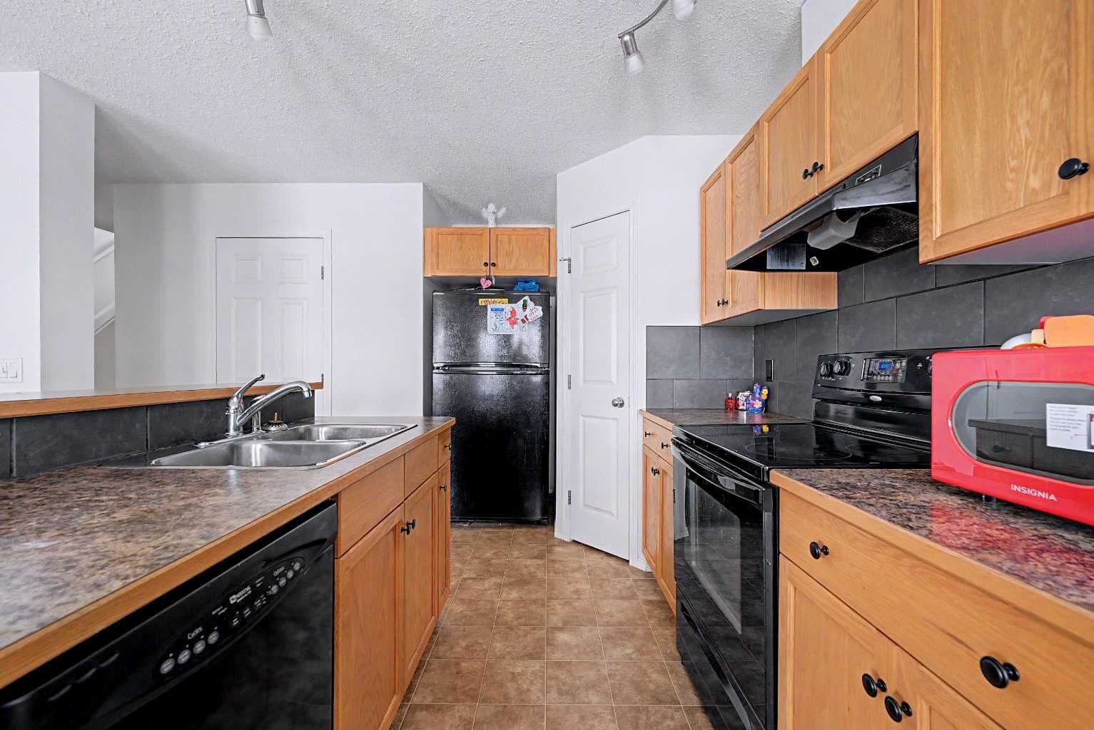 102, 800 Yankee Valley Boulevard SE