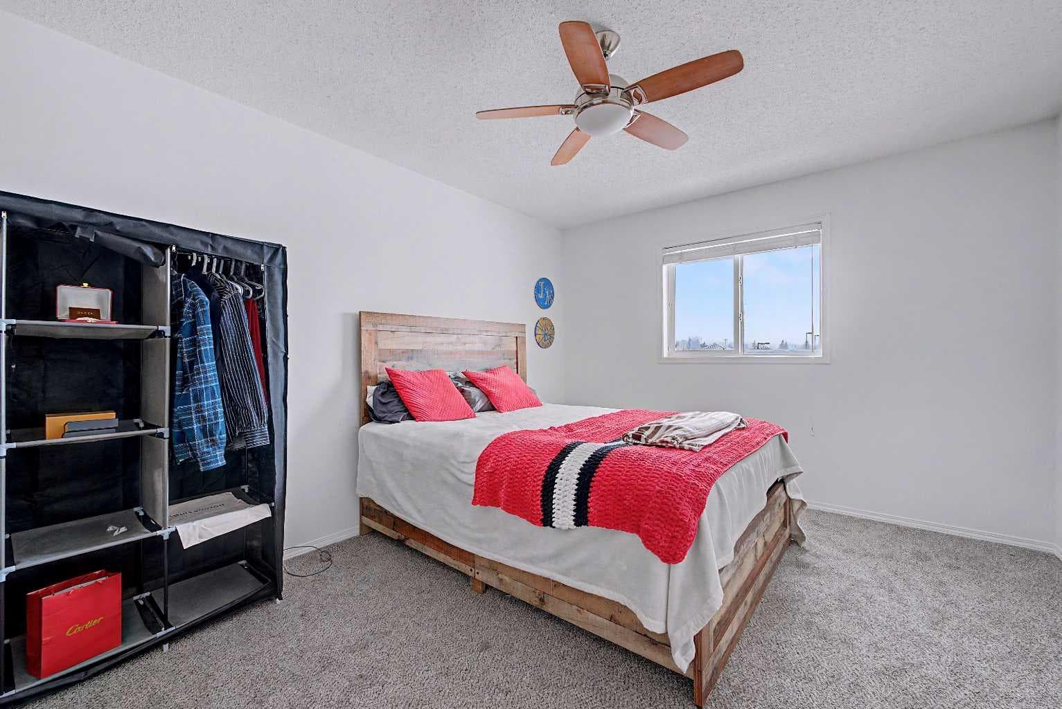 102, 800 Yankee Valley Boulevard SE
