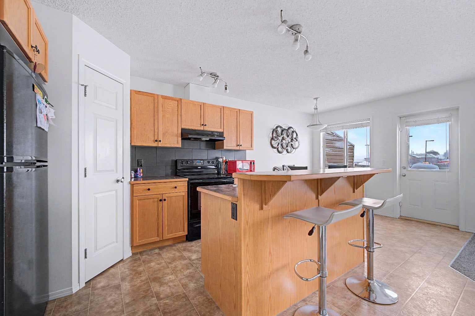 102, 800 Yankee Valley Boulevard SE