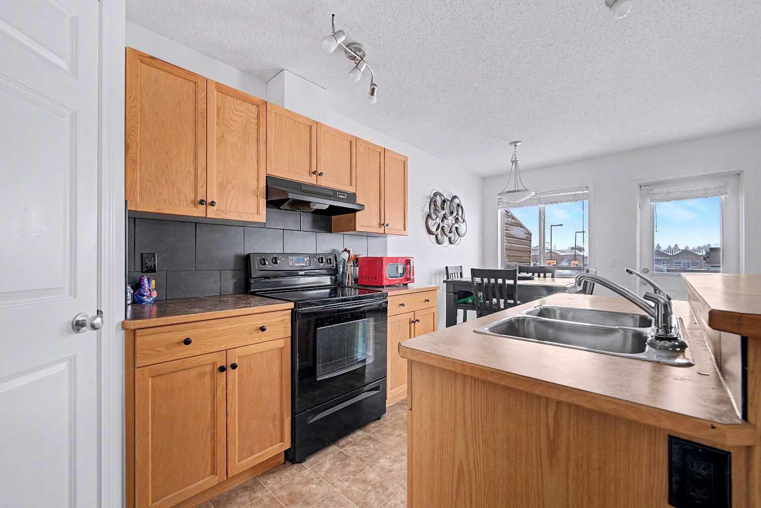 102, 800 Yankee Valley Boulevard SE
