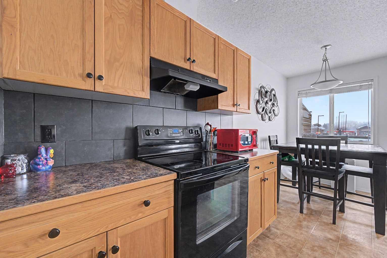 102, 800 Yankee Valley Boulevard SE