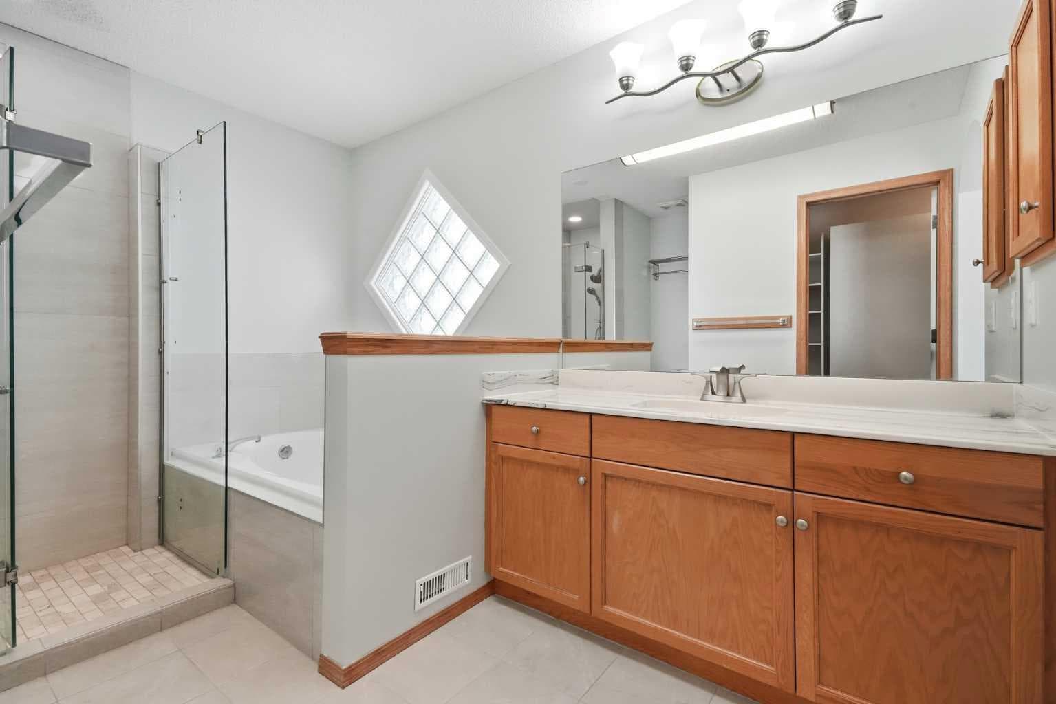 288 Springborough Way SW