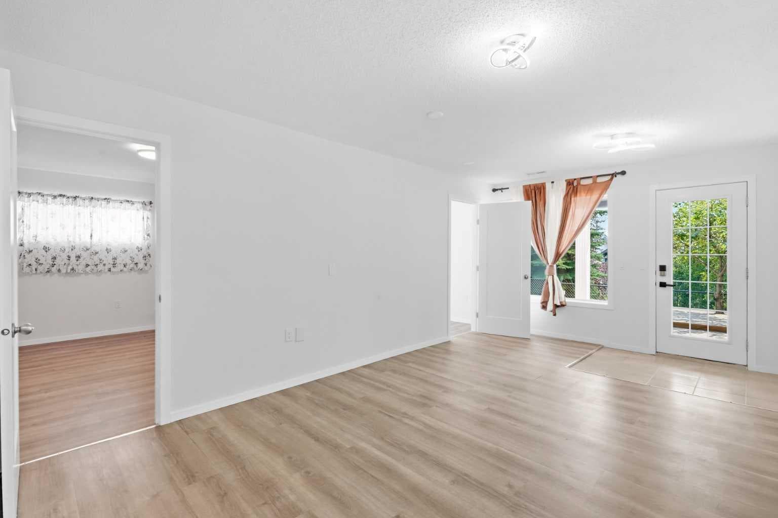 288 Springborough Way SW