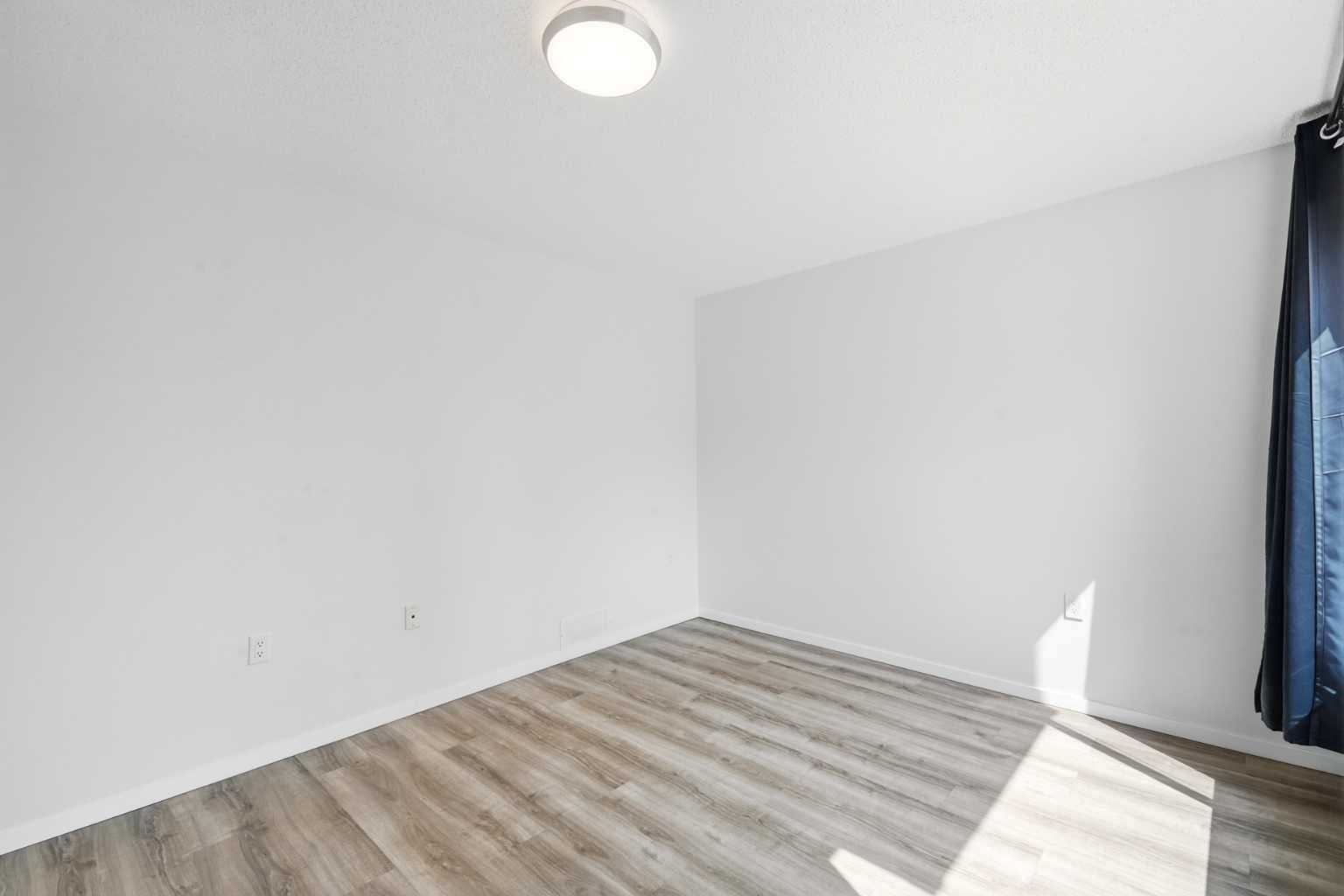 288 Springborough Way SW