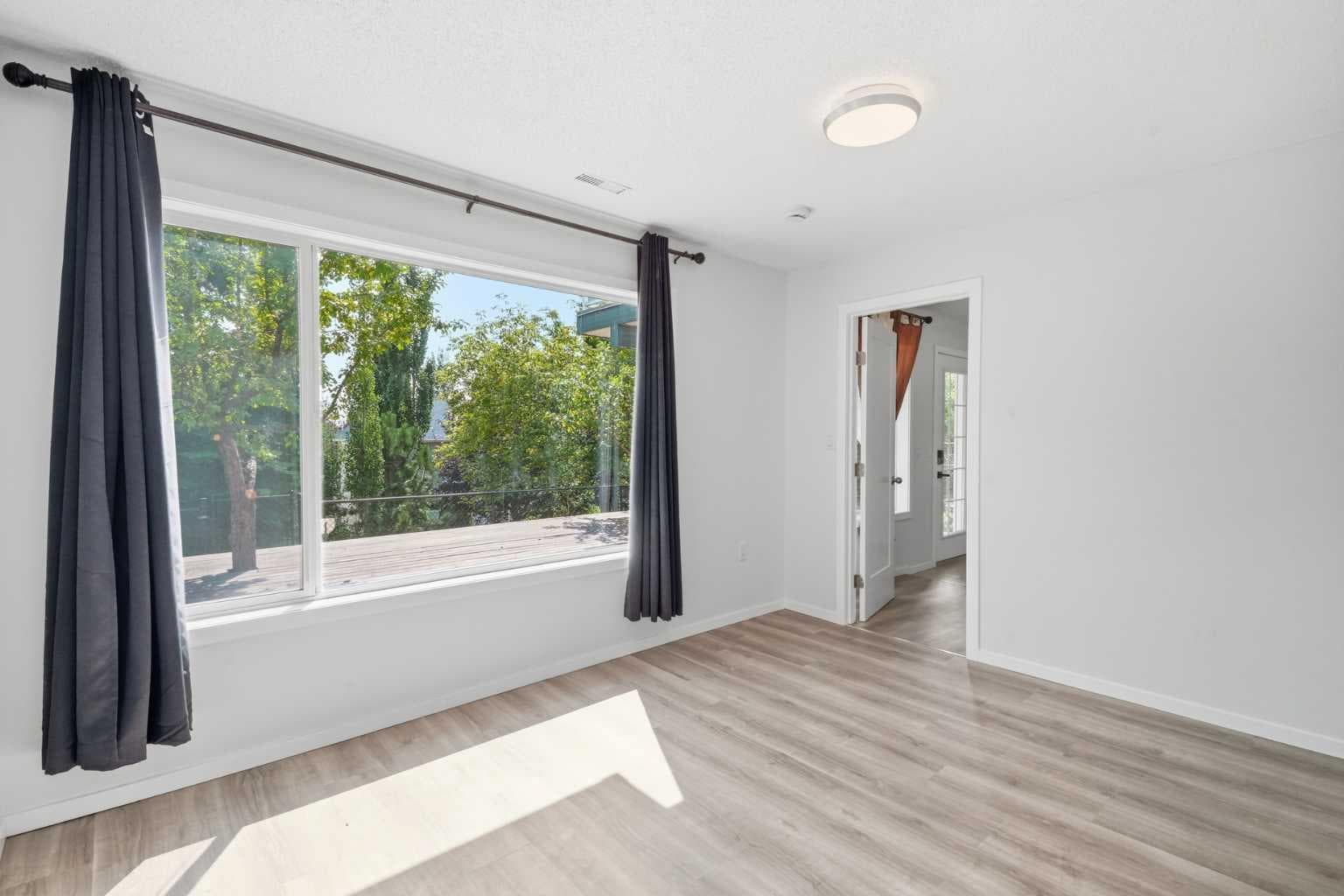 288 Springborough Way SW