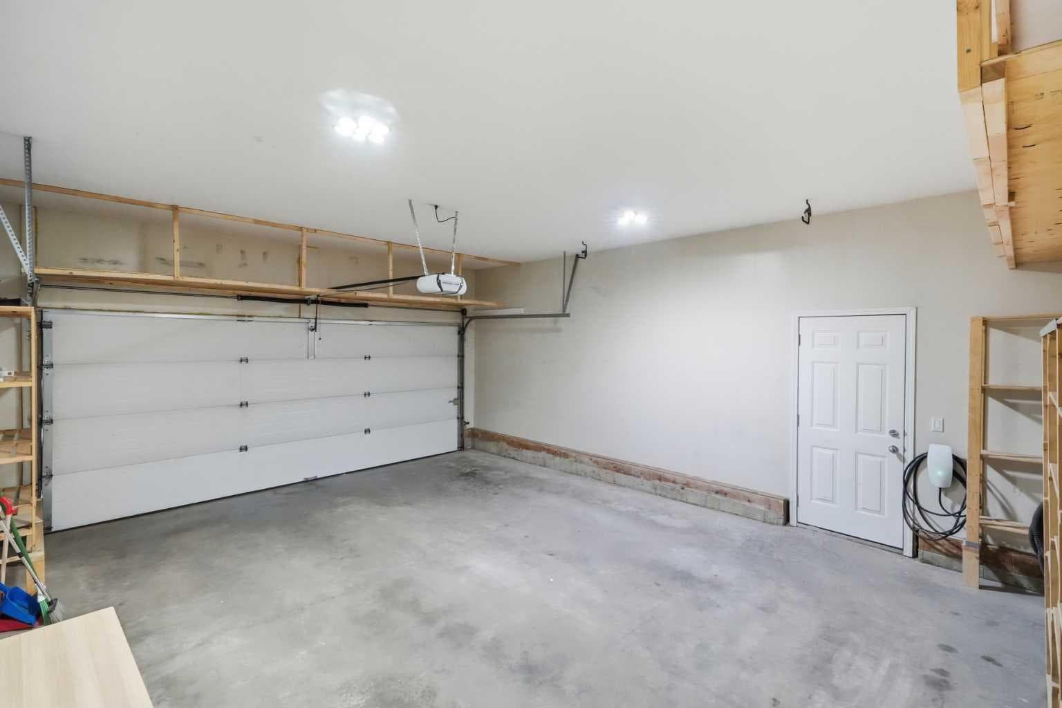 288 Springborough Way SW