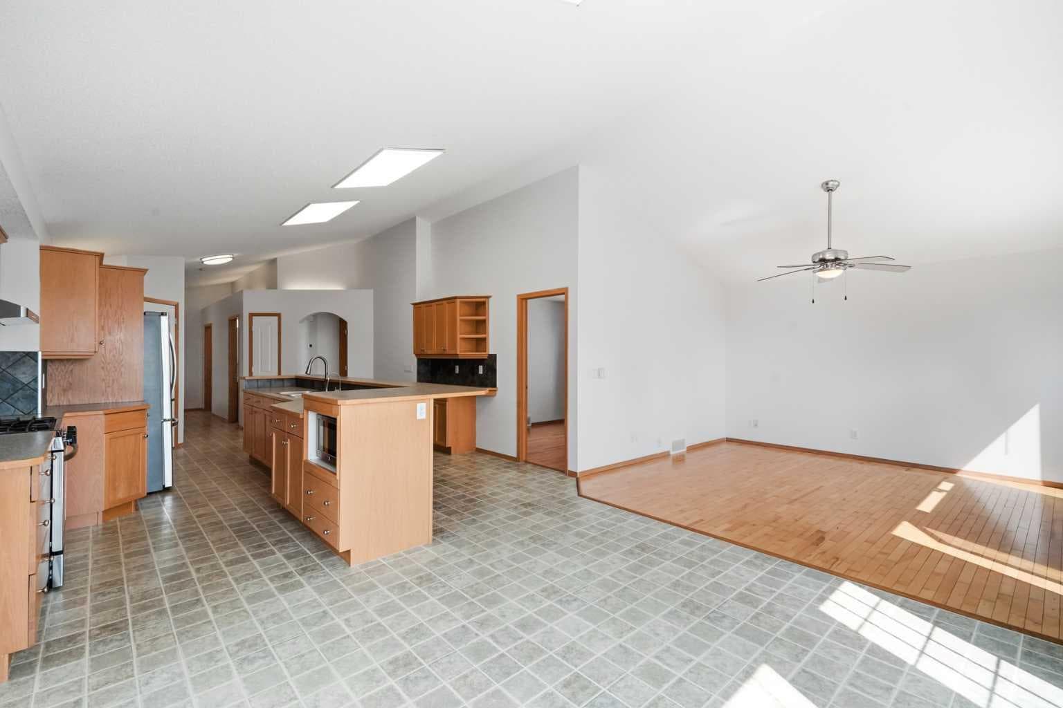 288 Springborough Way SW