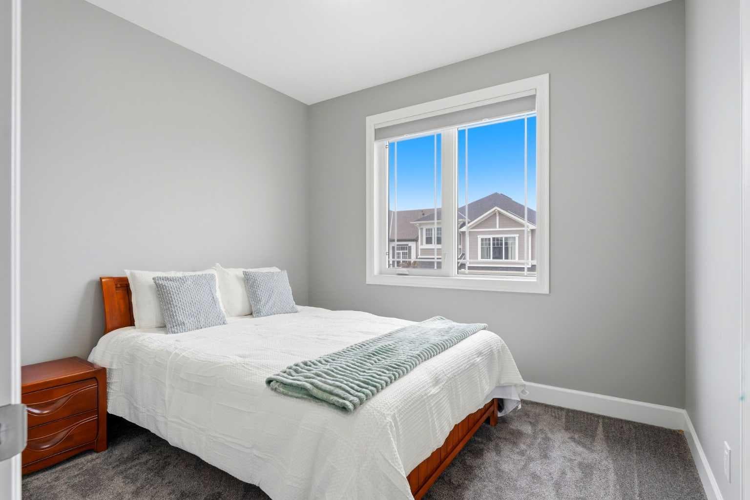 733 Windrow Manor SW