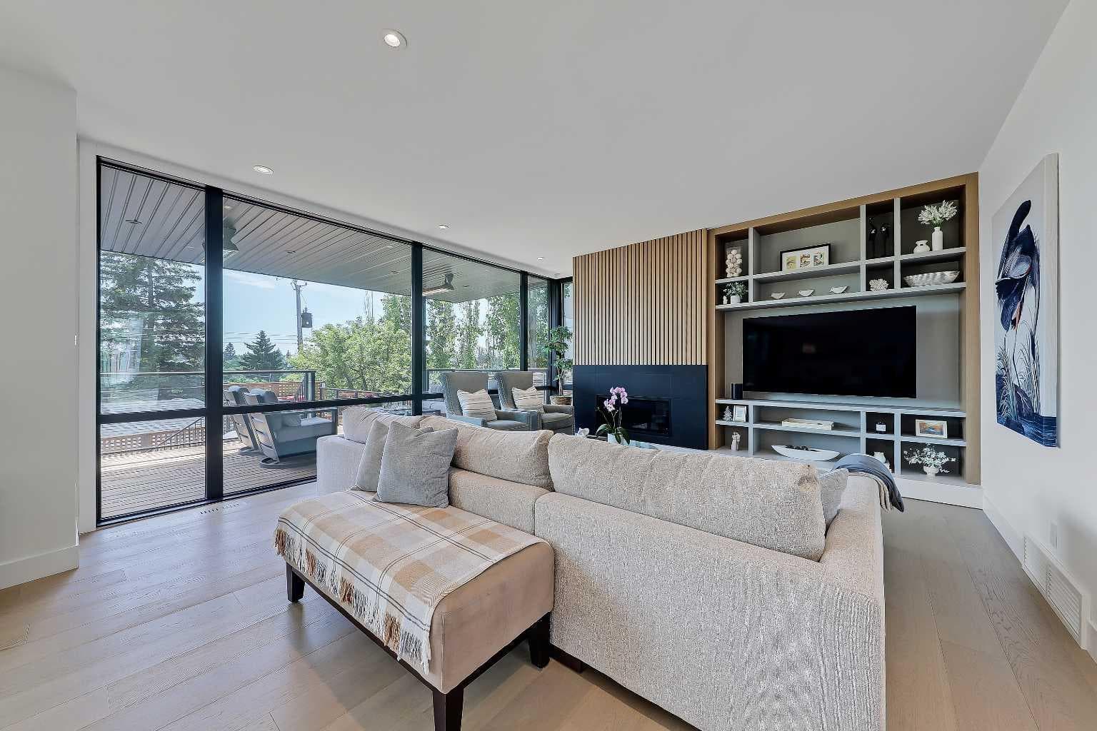 159 Rosery Drive NW