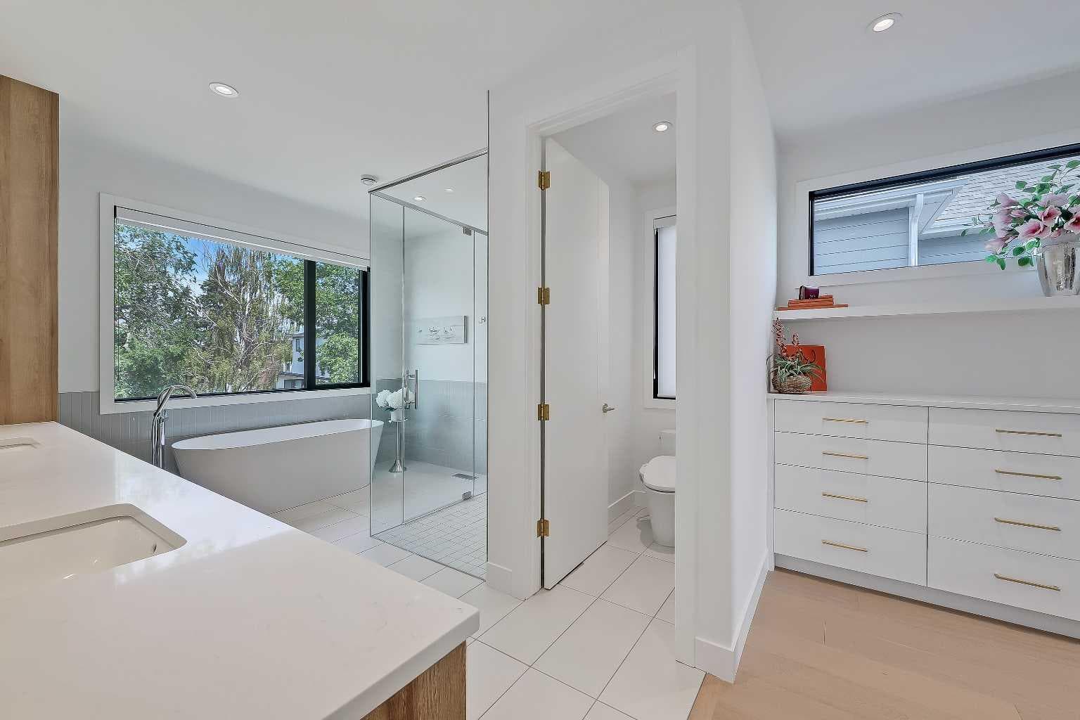 159 Rosery Drive NW
