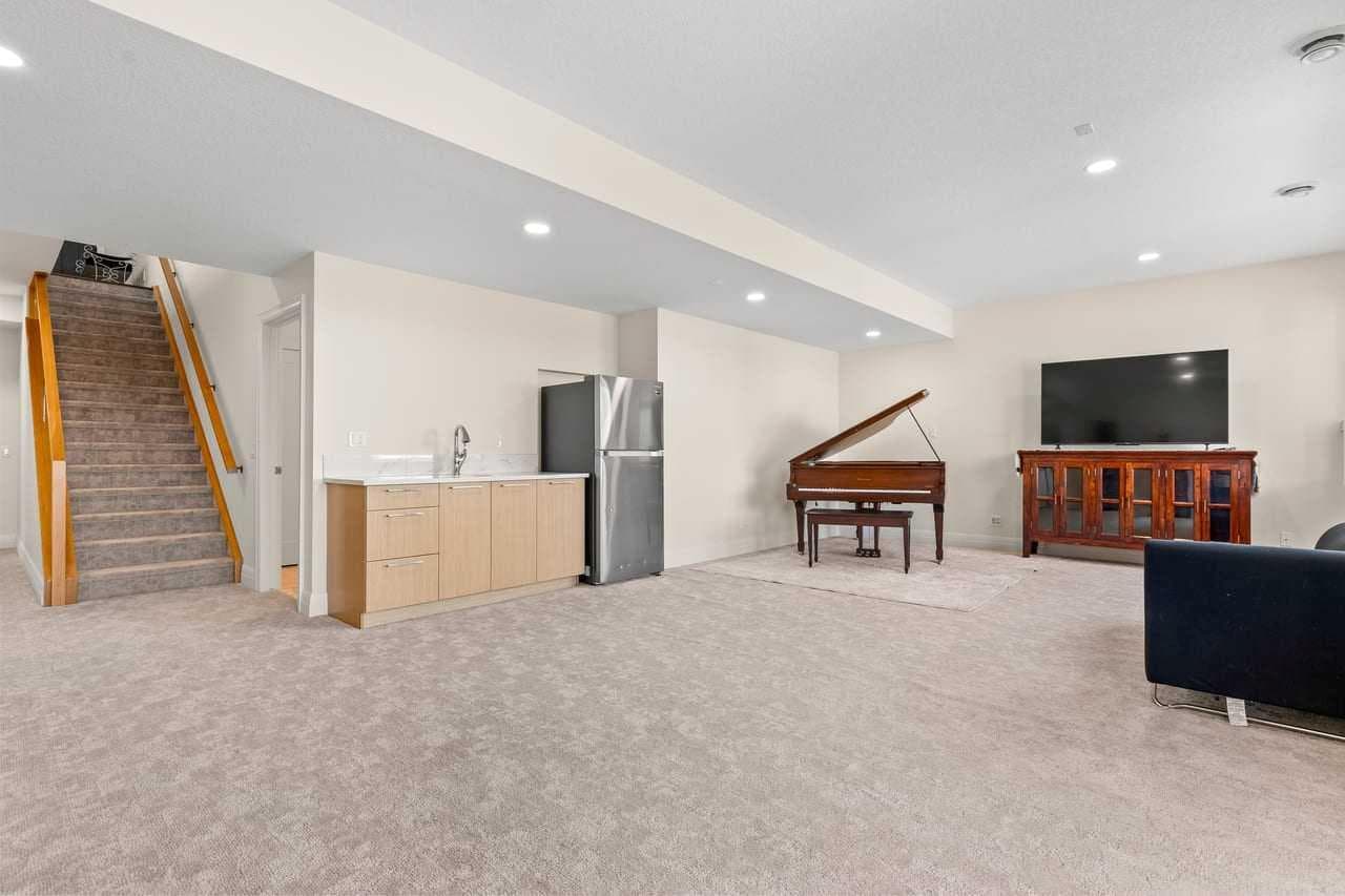 90 Juneberry Heights 