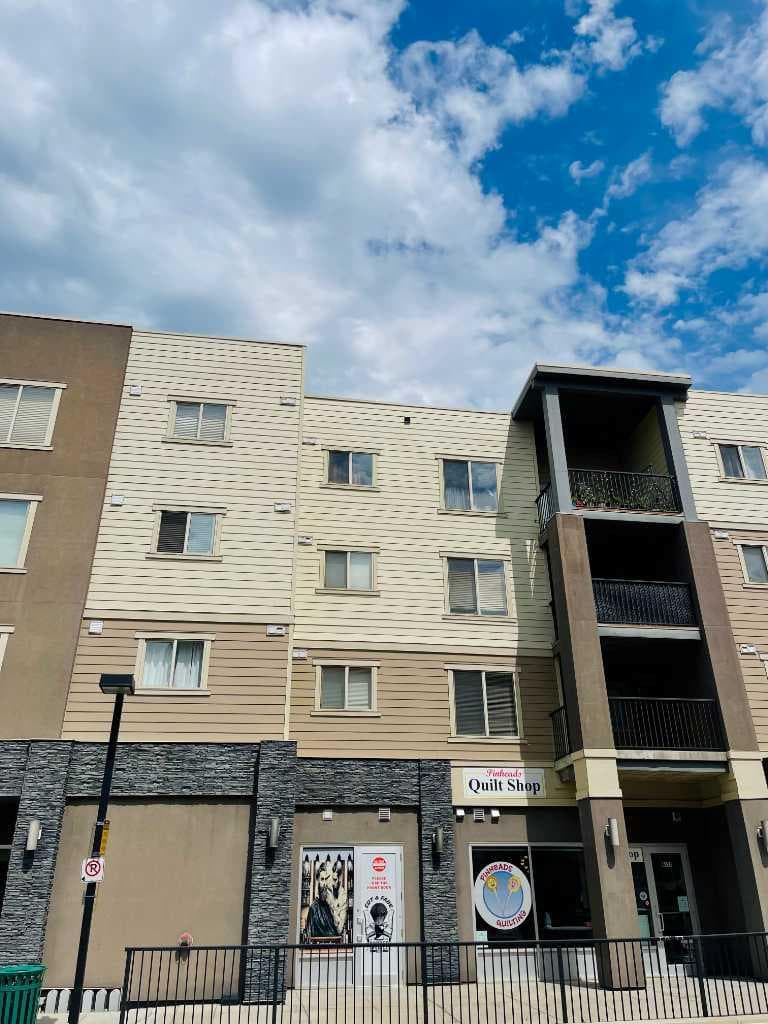 6210, 403 Mackenzie Way SW