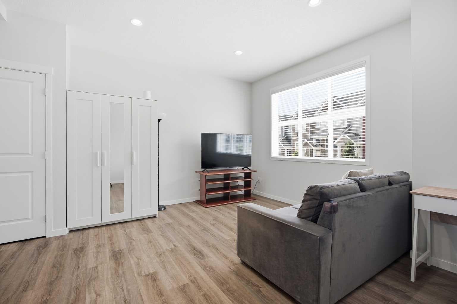 611, 355 Nolancrest Heights NW