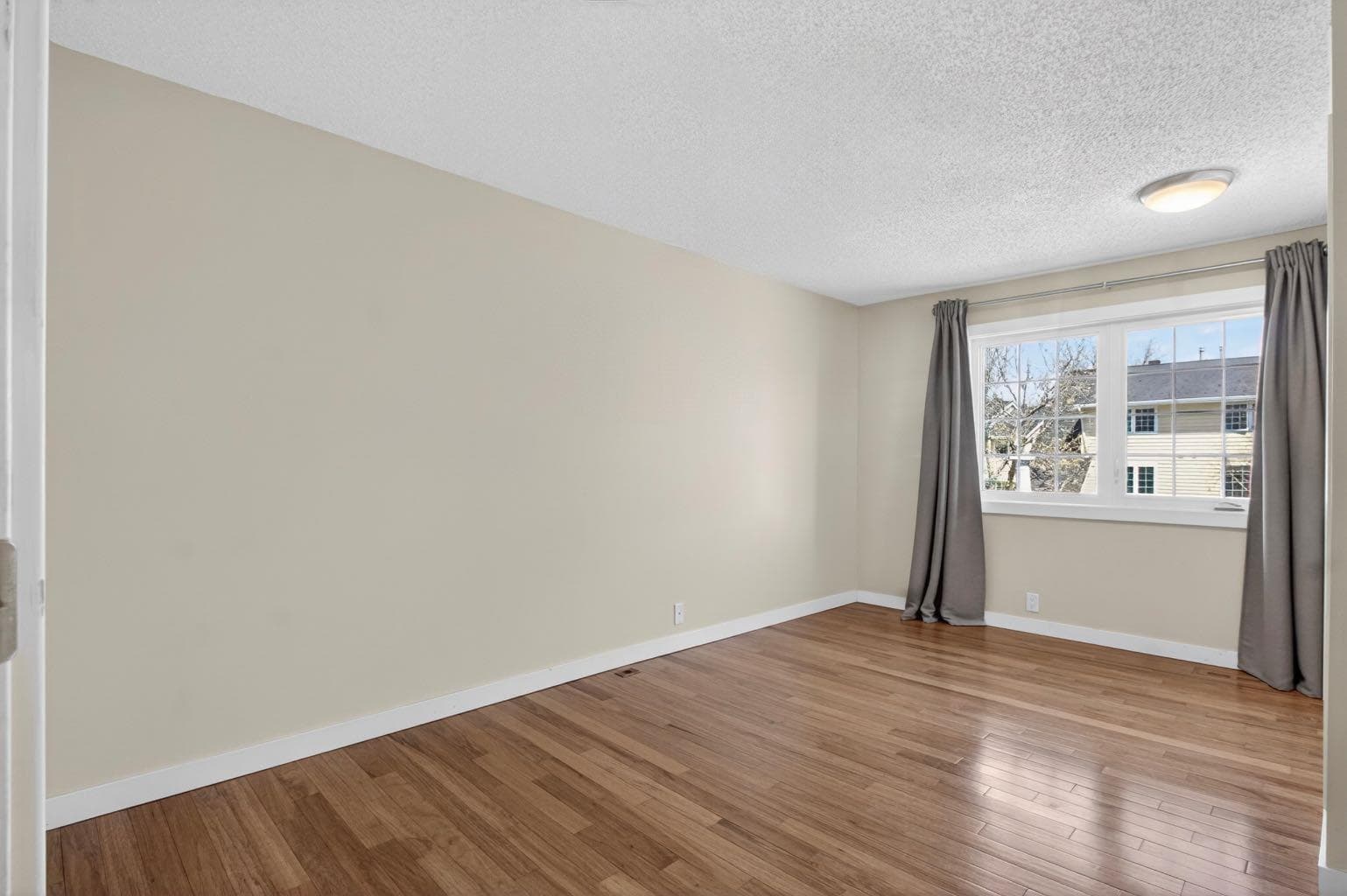360 Point Mckay Gardens NW
