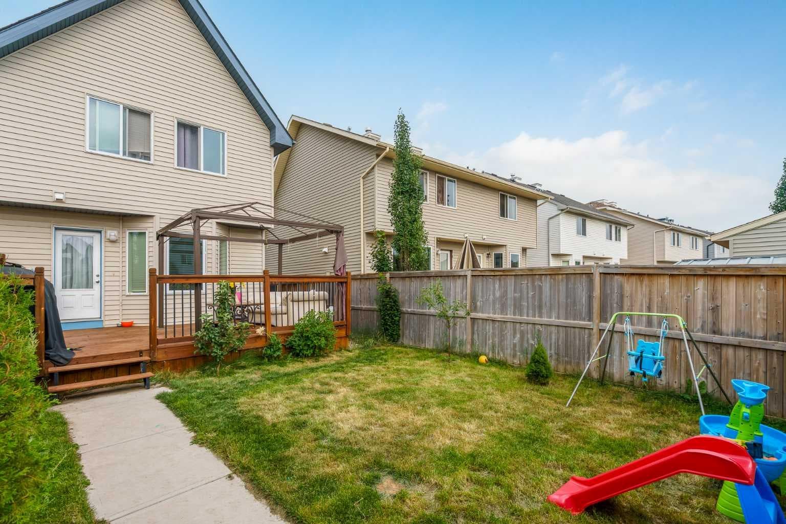 240 Elgin Meadows Gardens SE
