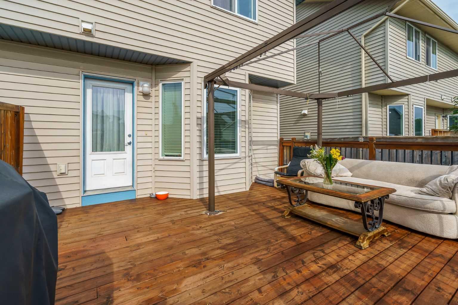 240 Elgin Meadows Gardens SE