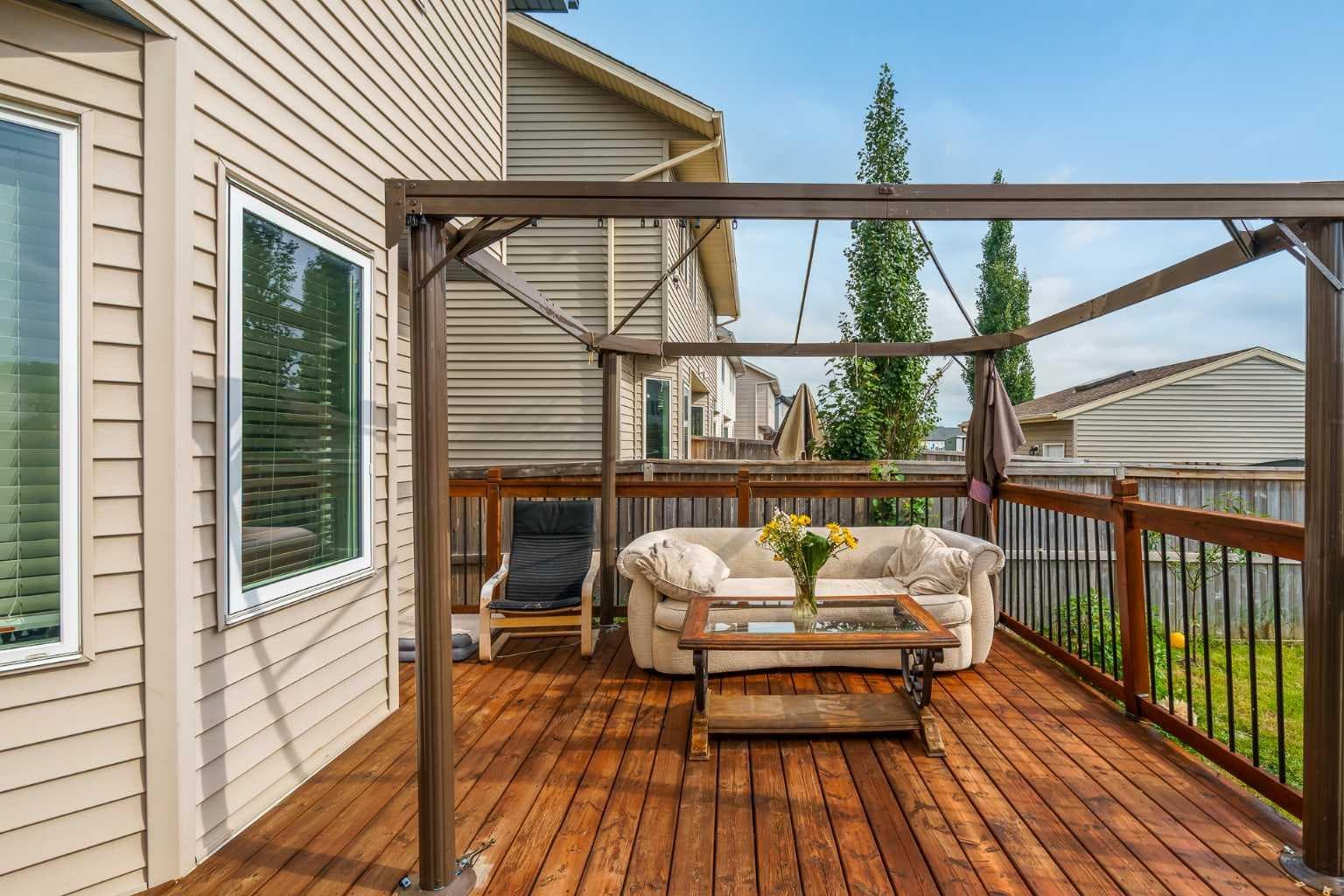 240 Elgin Meadows Gardens SE