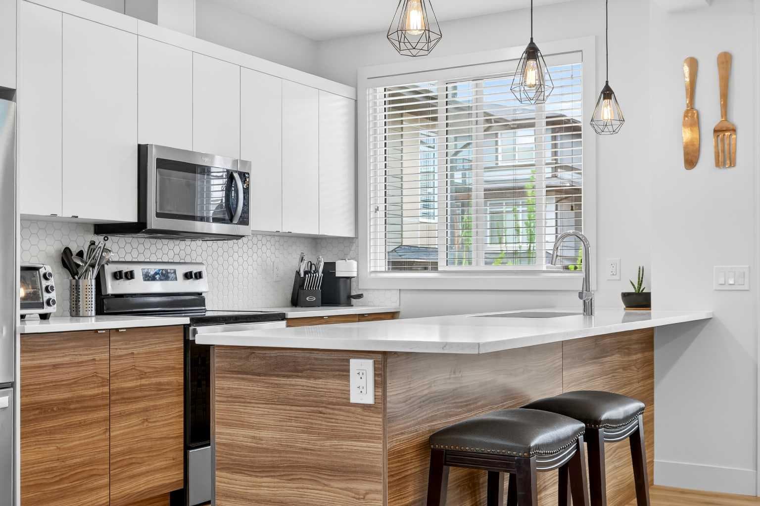 33, 230 Seton Passage SE