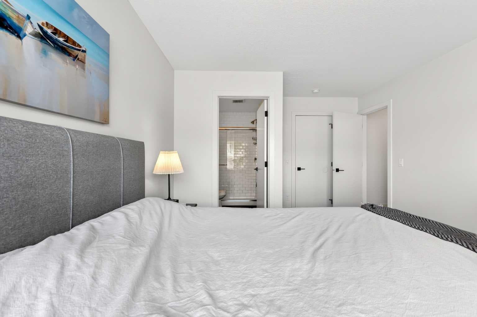 33, 230 Seton Passage SE
