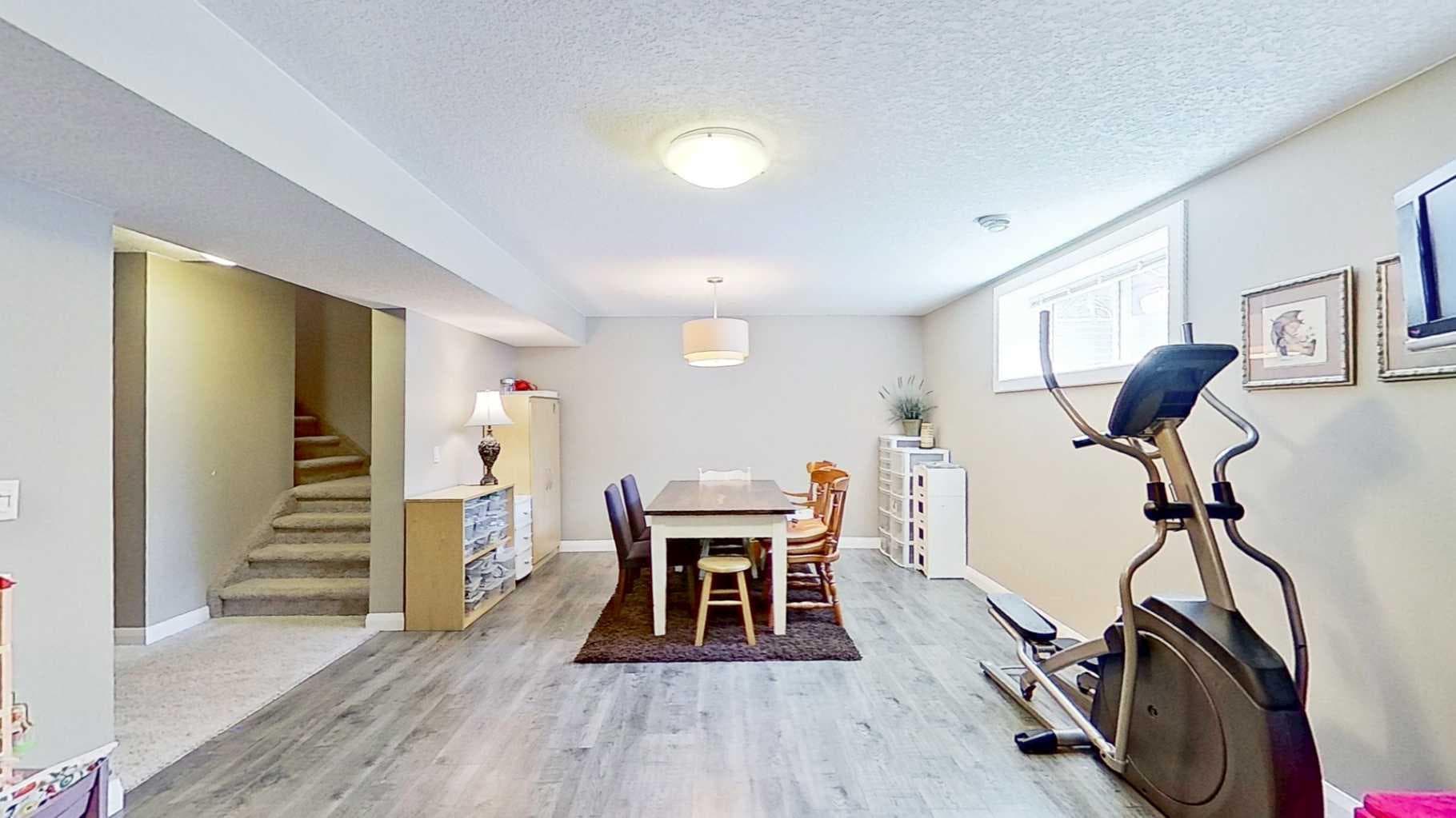 31 Ravenslea Crescent SE