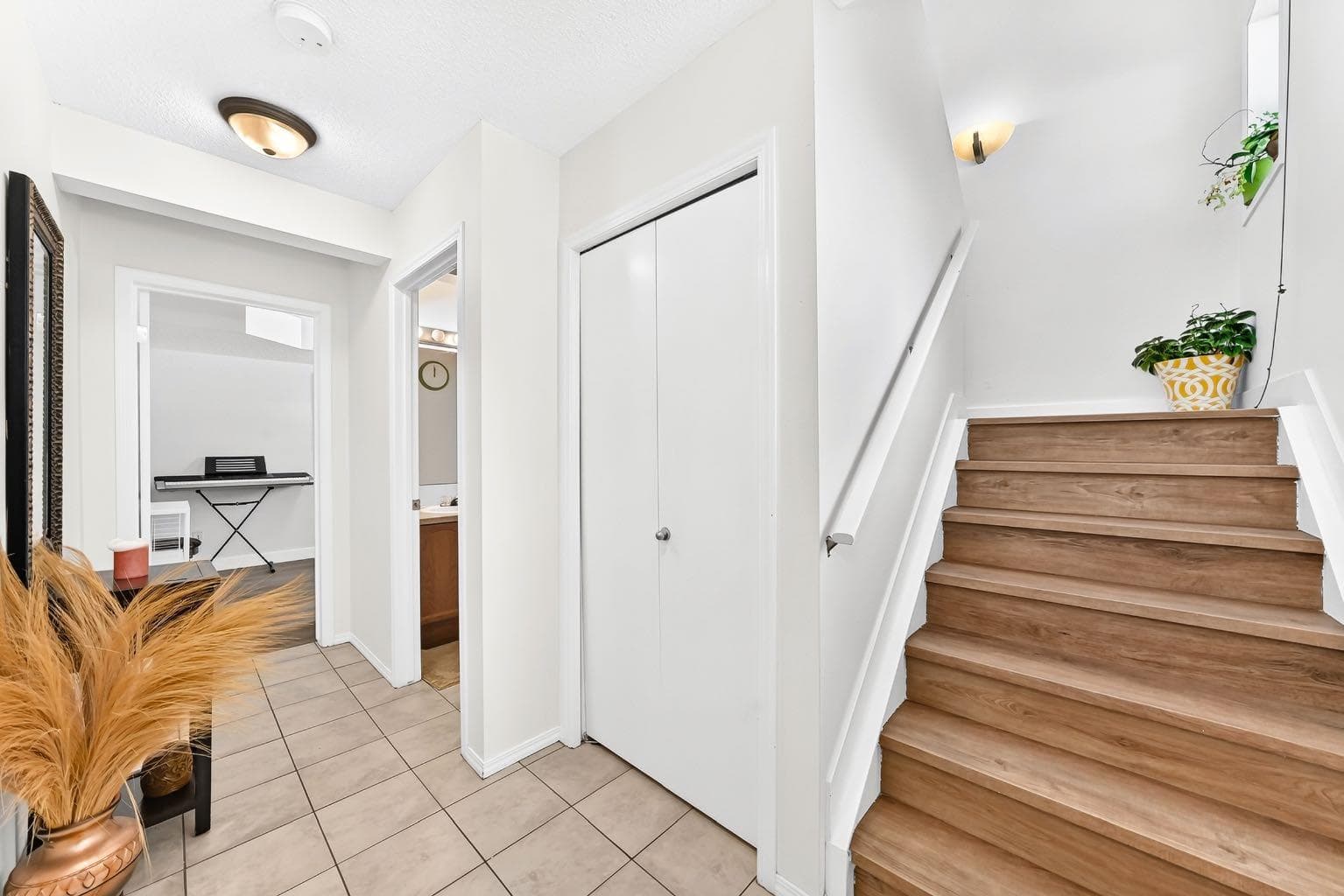 619 Country Village Cape NE