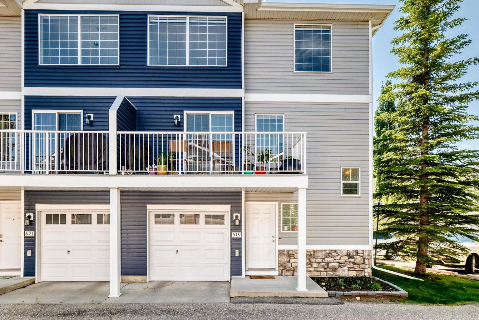 619 Country Village Cape NE
