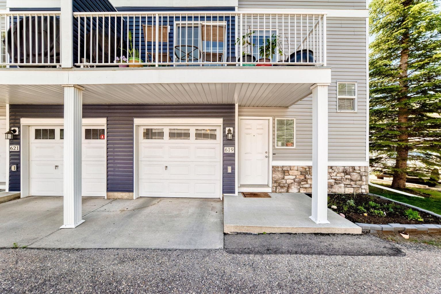 619 Country Village Cape NE