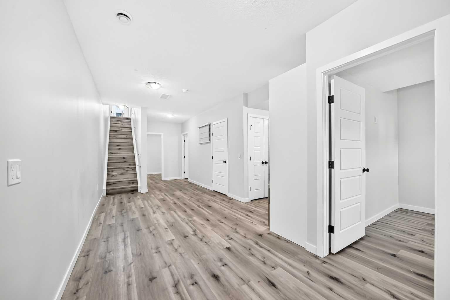 113 Midtown Close SW