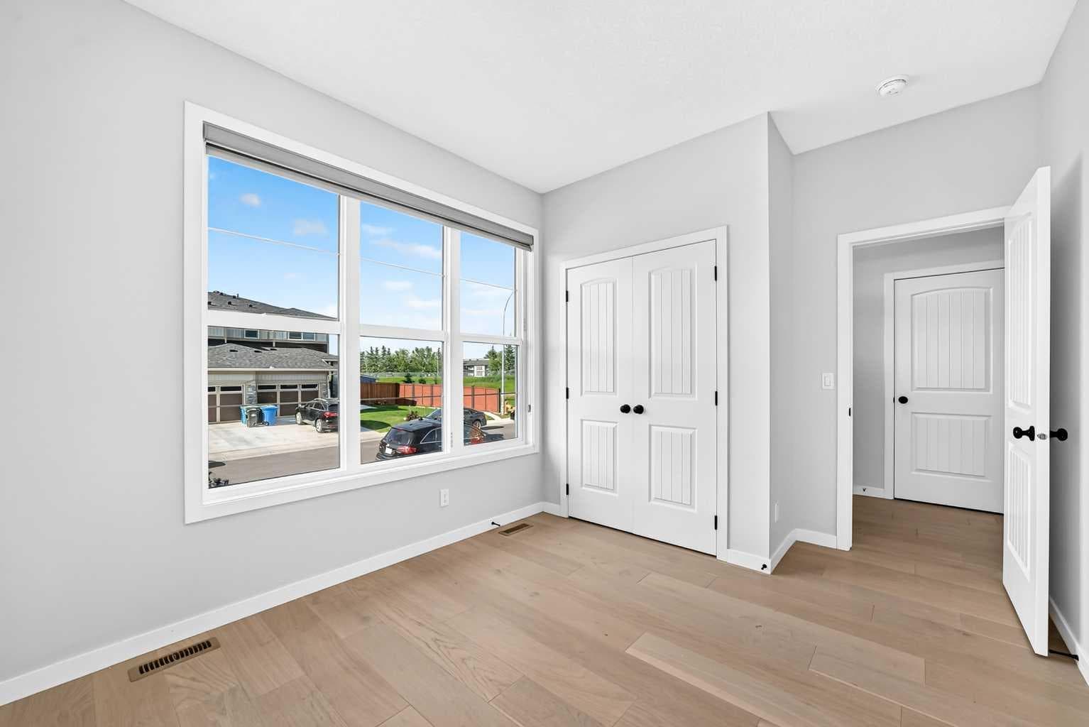 113 Midtown Close SW