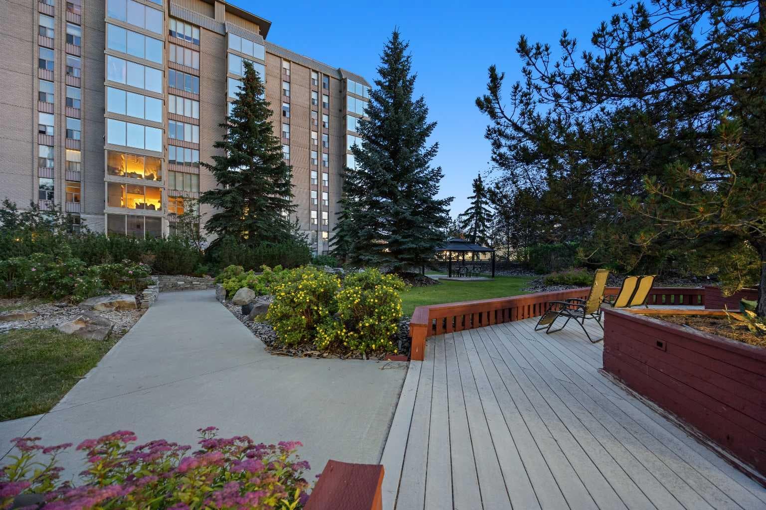 204, 4603 Varsity Drive NW