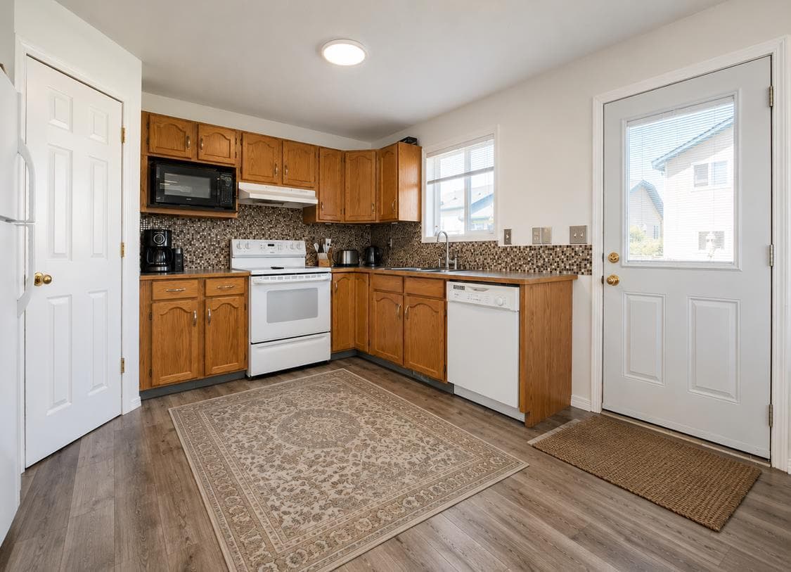 16 Canoe Close SW
