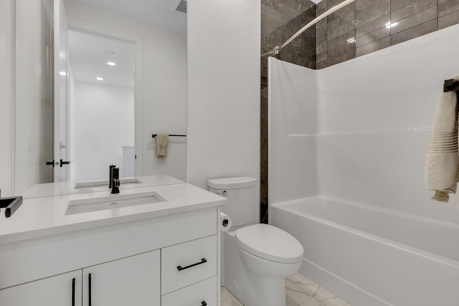 171 Greenbriar Place NW