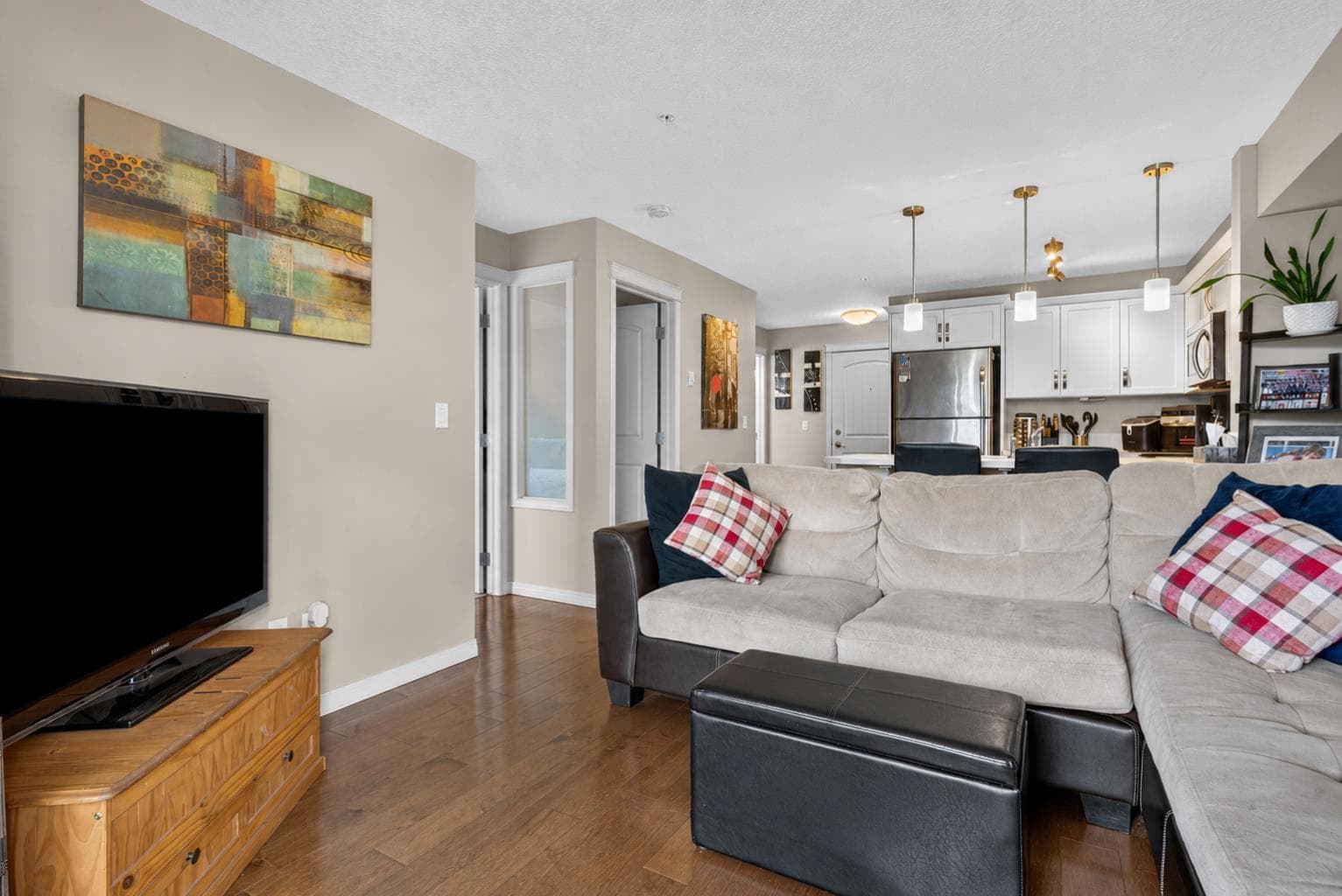 204, 406 Cranberry Park SE