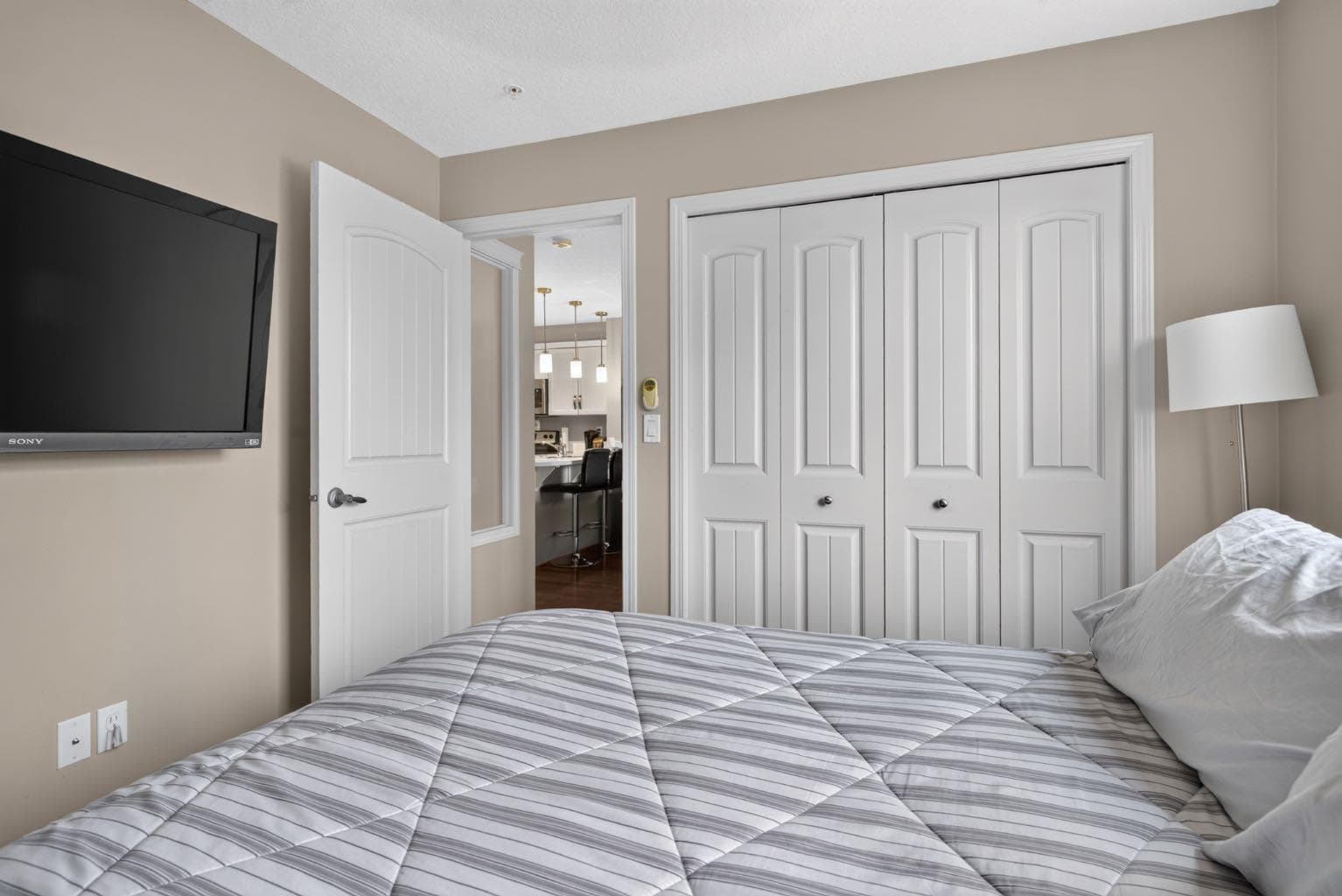 204, 406 Cranberry Park SE