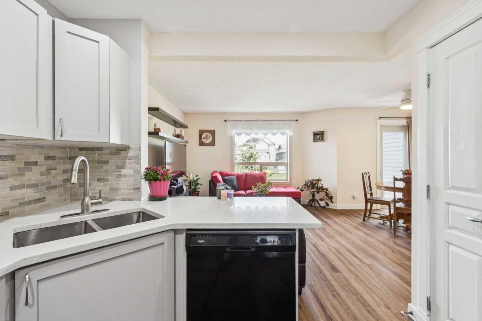 212 Bayside Point SW
