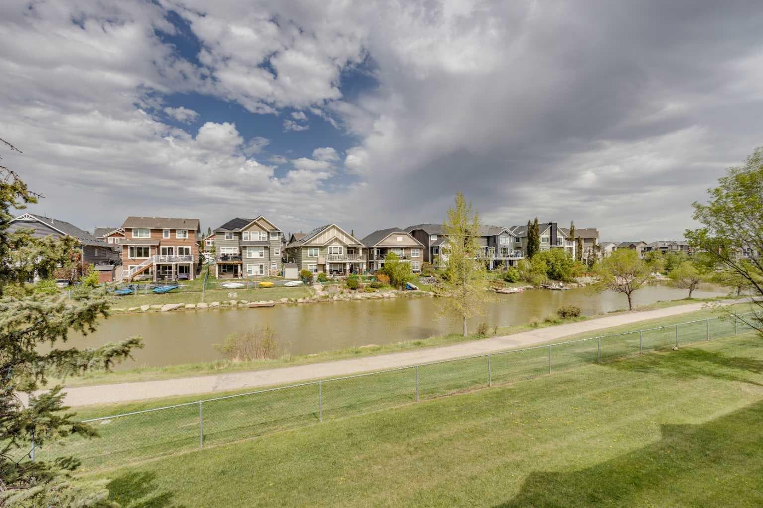 212 Bayside Point SW