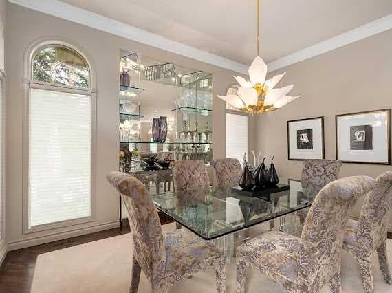 39 Baycrest Court SW