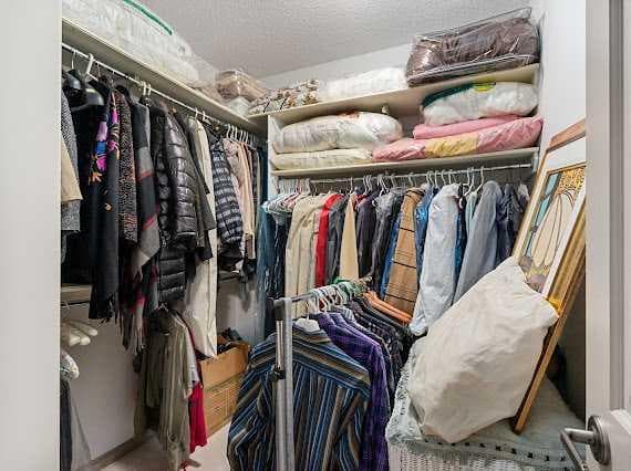 39 Baycrest Court SW
