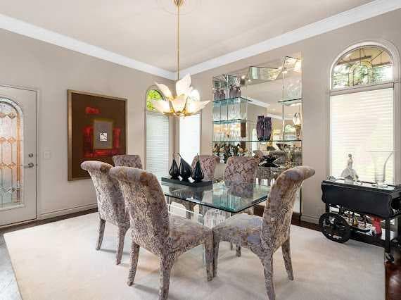 39 Baycrest Court SW