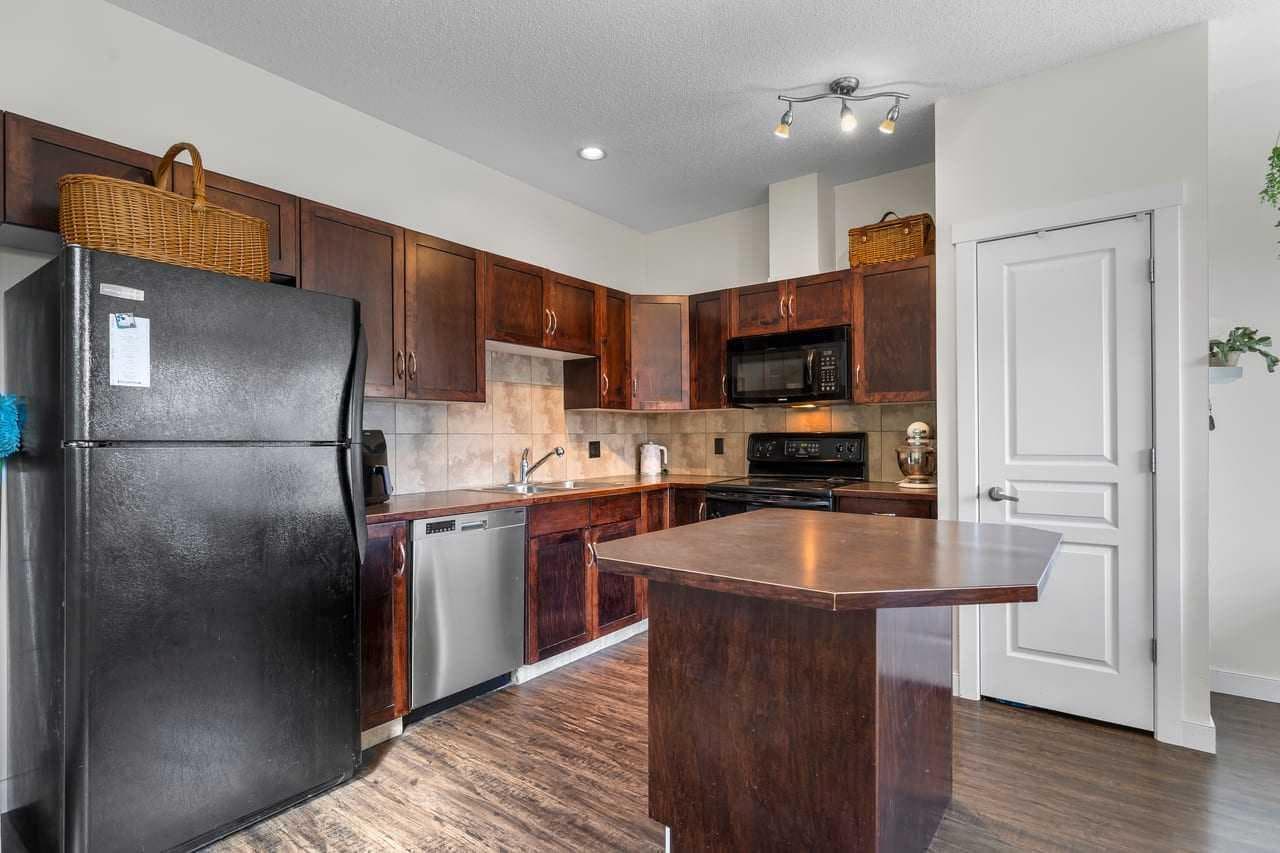 56, 28 Heritage Drive 