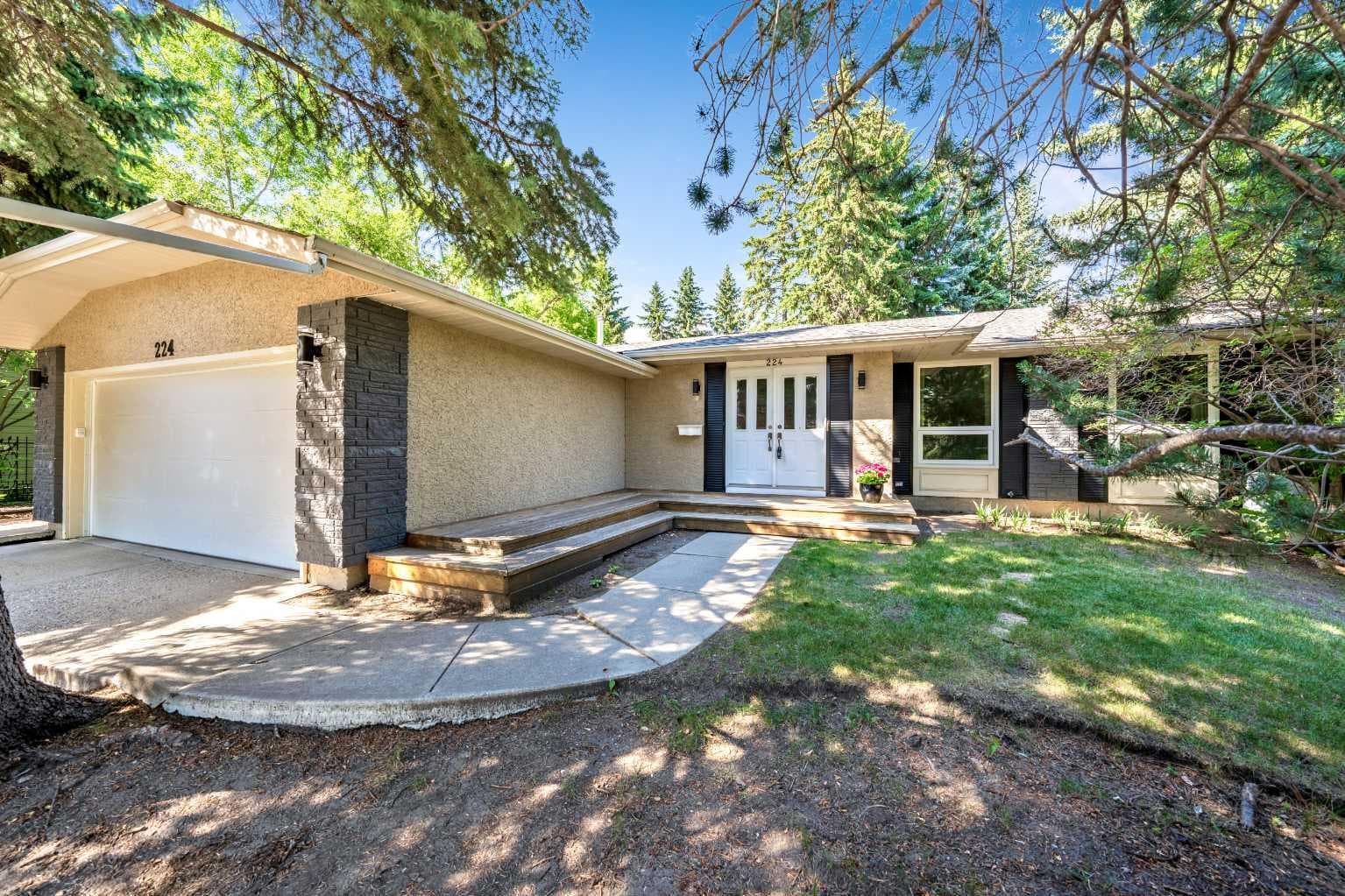224 Varsity Crescent NW