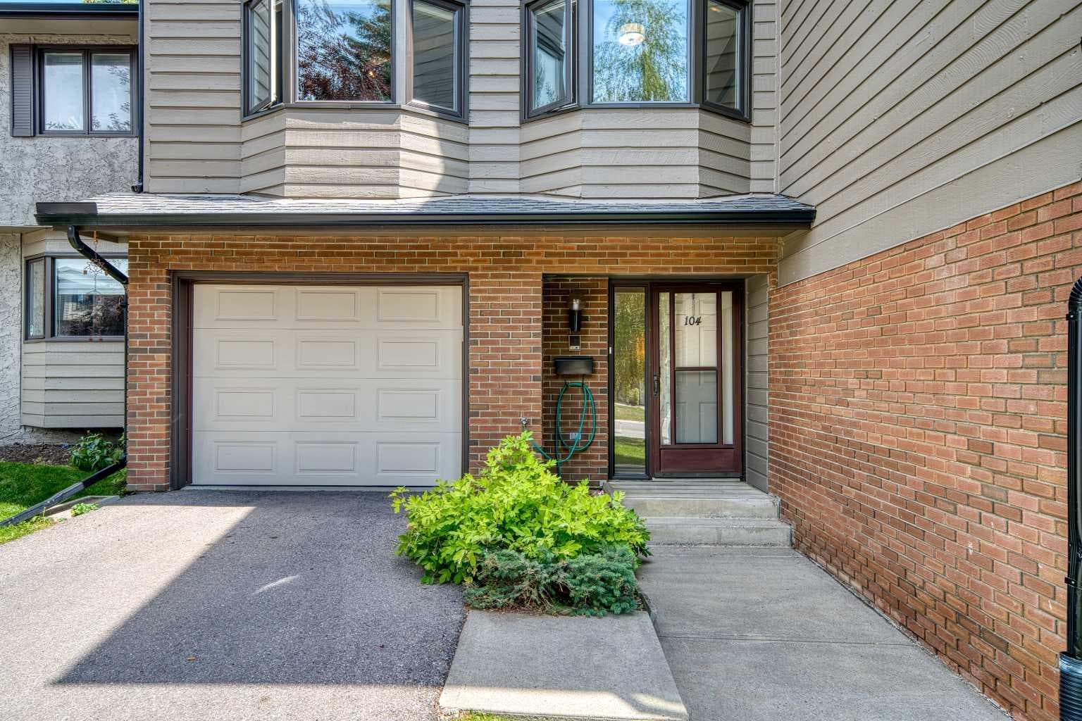 104, 23 Glamis Drive SW