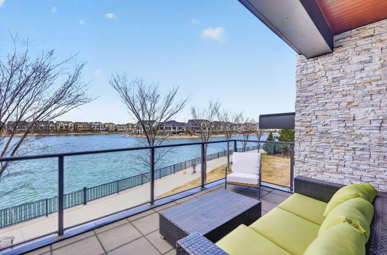 101, 23 Mahogany Circle SE