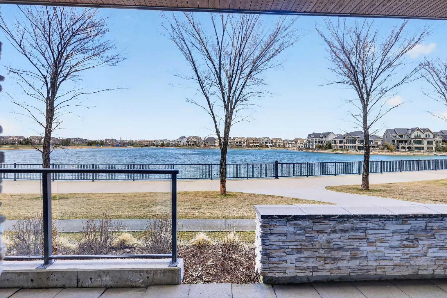 101, 23 Mahogany Circle SE