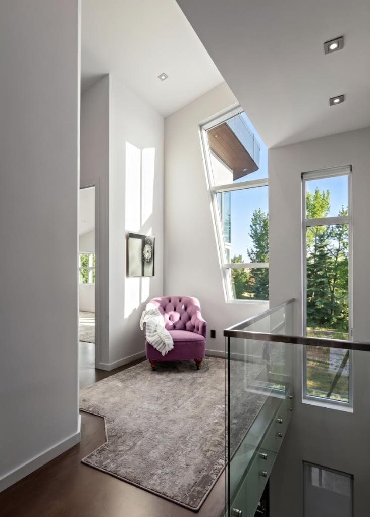 25 Posthill Drive SW