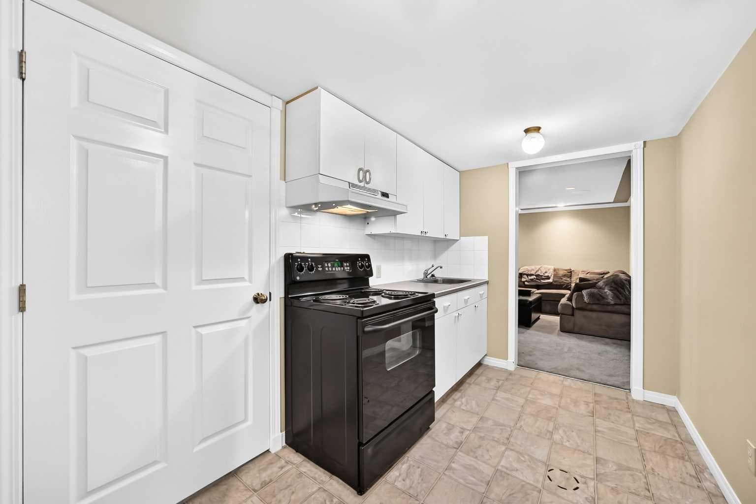 777 EAST LAKEVIEW Road 